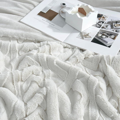 Faux Fur Throw Blanket for Couch, Jacquard Fuzzy Plush Soft Thick Winter Throw Blanket for Sofa Bed Living Room Bedroom，60"X80" Beige